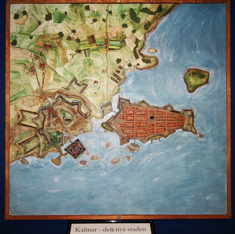 The city of Kalmar burned in 1647 and was rebuilt as a fortress. The model shows the new city in 1670 on the right on an island. Kalmar castle is on the left, with the old town above it.