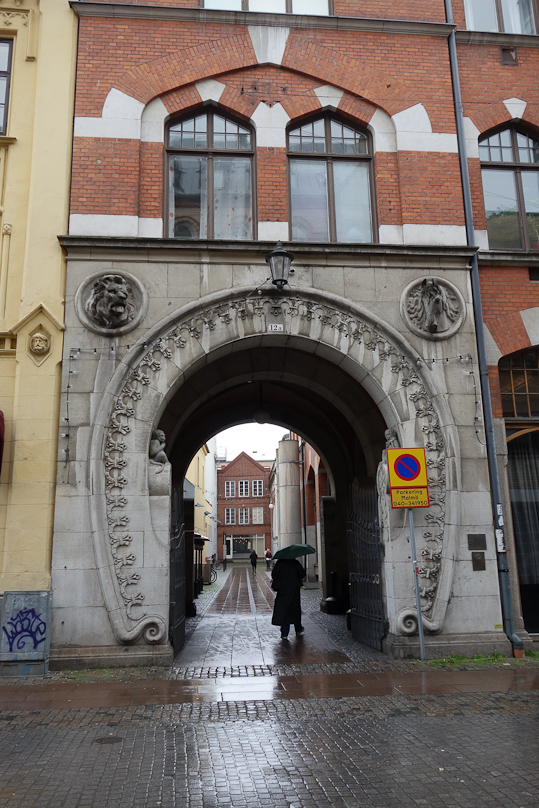 An arch off the Stortorget in Malmö.