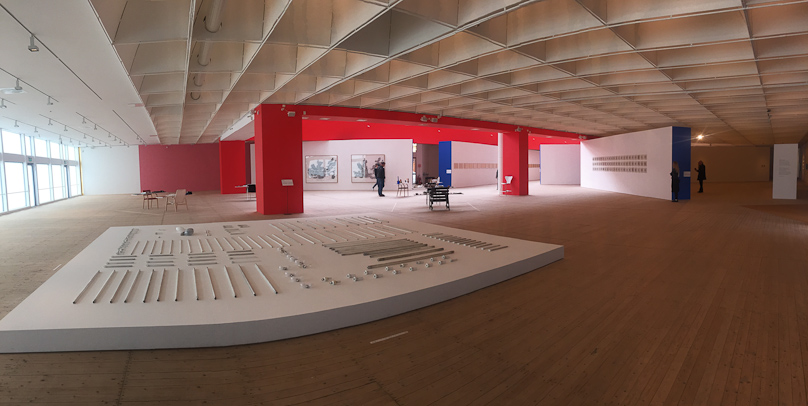 The Konsthall has one big display space, filled with this conceptual art show by two artists when we were there. This collection of fluourescent lights from a Berlin ethnographic museum is trying to say something about colonialism.